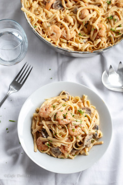 do-not-touch-my-food:  Shrimp and Mushroom Linguine  