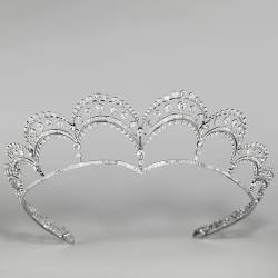 thegryphonsnest:    Chaumet Platinum &amp; Diamond Curls Tiara!    