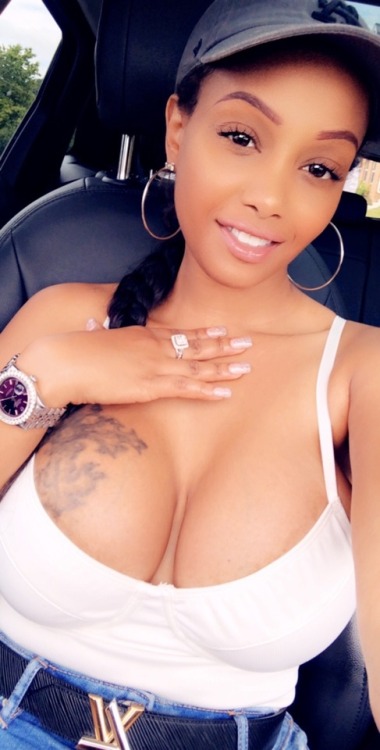 omgtitties:Ms_fernandes25 sexy ass pt2