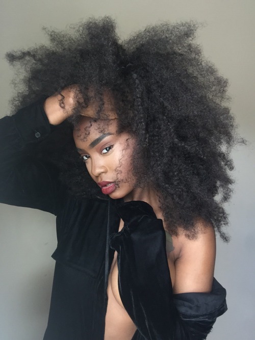 luluhasaan: What’s photoshop ? What’s a filter?  #BlackQueen | IG: Luluhasaan 