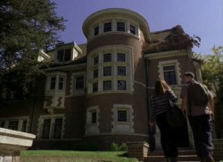 rippedfeathers:  Murder House seen in Buffy the Vampire Slayer, twelve years before American Horror Story was aired. 