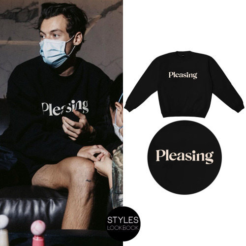 In this promo shot for Pleasing, Harry is wearing the brand’s crewneck in black.Pleasing crewneck ($