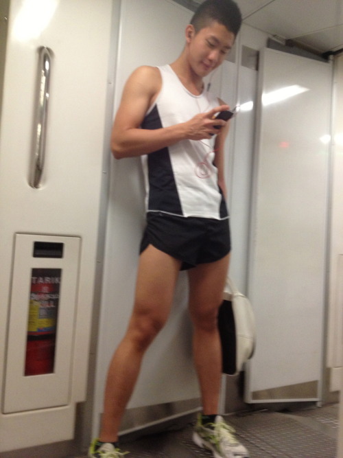 hotasianexposed: 6sg: jgvansg: anybody knows him? play with him b4?  6sg.tumblr.com/arch