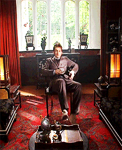 tenrose-s:   Tenth Doctor Project 5/?: Ten and his “Gangly Limbs” (with a bonus