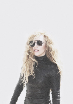 topsohp:  Lady Gaga’s out and about in New York City; August 20 &amp; 21. 