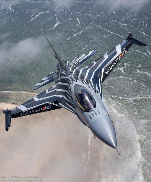 eyestothe-skies:F-16 Fighting Falcon, Belgian Air Force