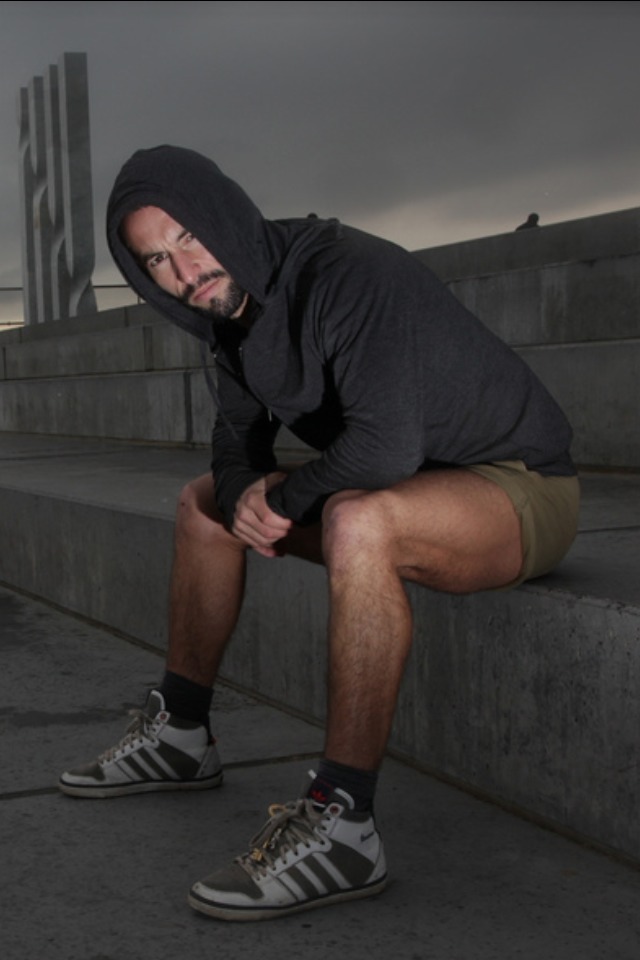 405. shortsandunderwear:  Hot thigs again 