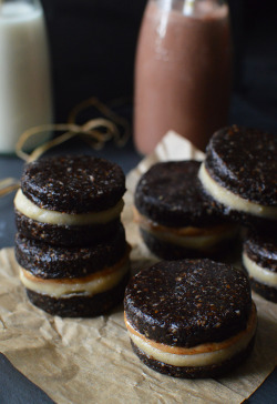 sweetoothgirl:  Raw Oreos with Peanut Butter 