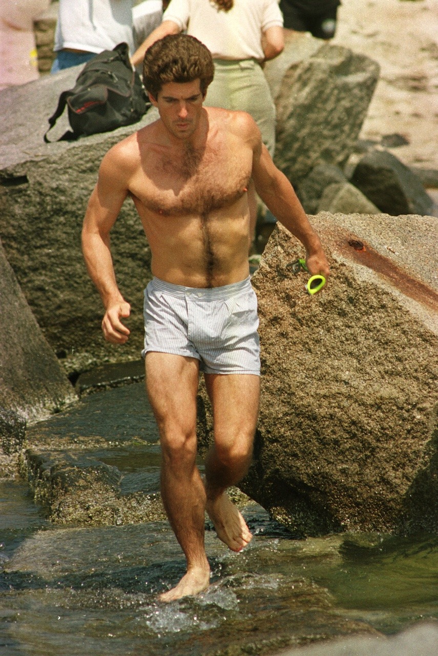 hotfamousmen:  RIP John F. Kennedy Jr.
