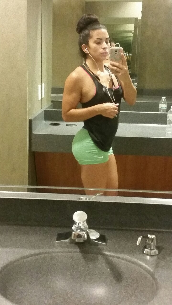 vanessa-lifts:  alayshaiifts:  My left butt cheek was on point today and the right