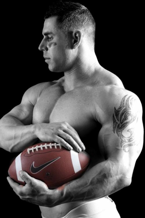 fuckyeahpecs:  Fantasy Football. FuckYeahPecs | Ask me Anything | Submit a Post | PecFetish@gmail.com