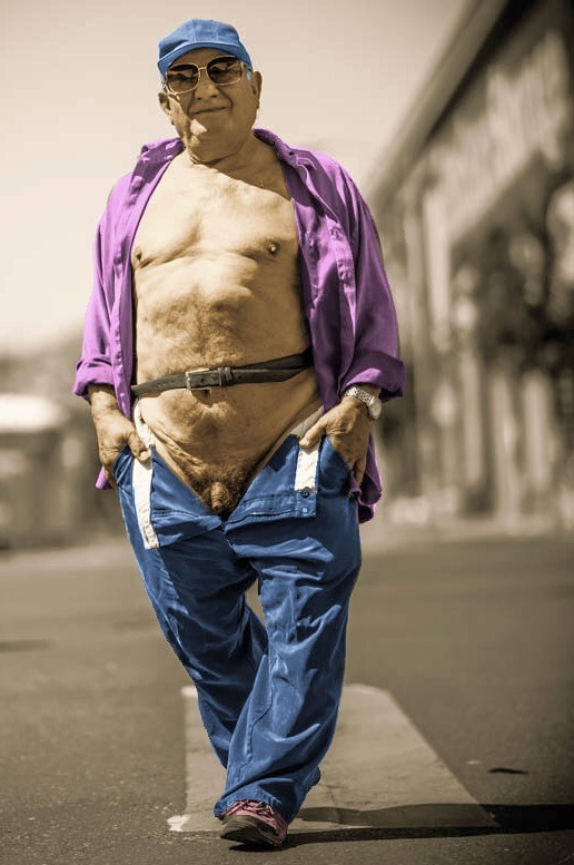 gayoviejo:Quiero dar un paseo contigo abuelo.