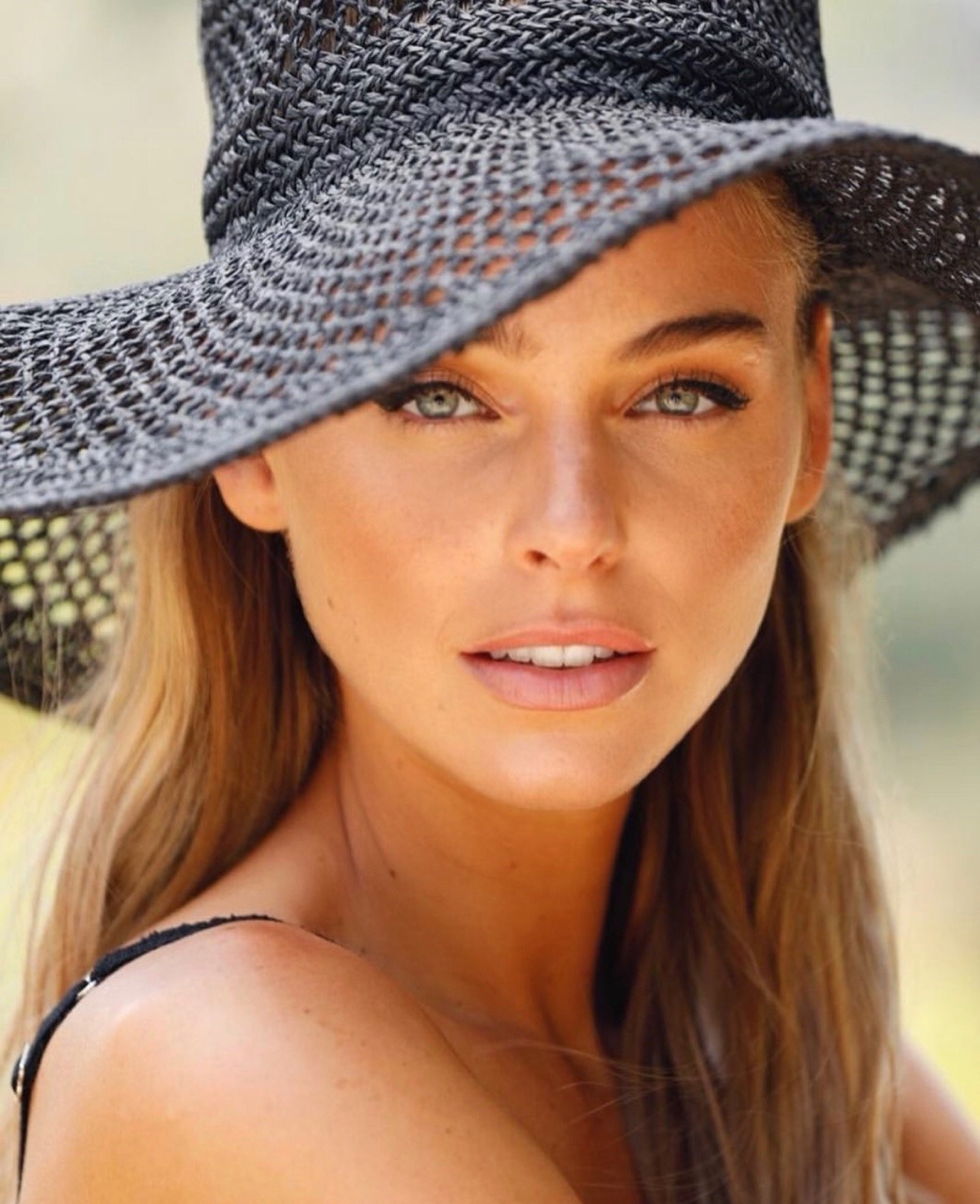 a-cleanlook:  Elizabeth Turner 