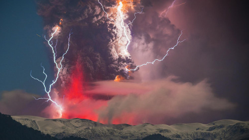startswithabang:Mostly Mute Monday: Volcanic Lightning“During thunderstorms, approximately ten Coulo