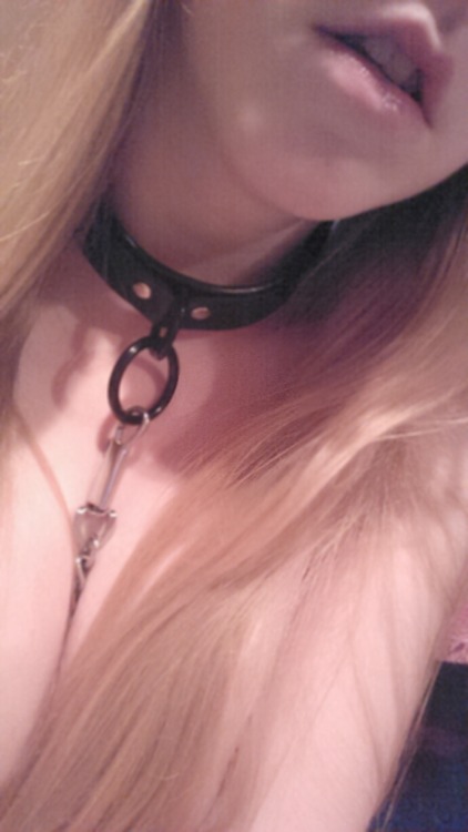 adaddydomwaits:  tsundevil:  Sleepy pet .  Give me your leash and let’s snuggle. 