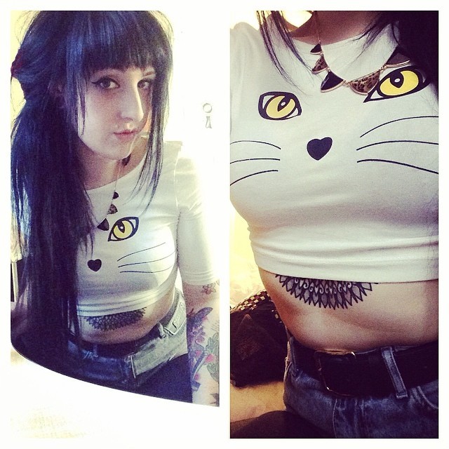 bobailynfett:  mothsandcrosses:  Kitty top #girlswithtattoos  #babe 