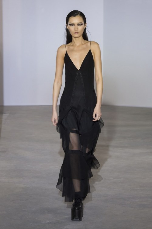 Olivier Theyskens: Liu Chunjie
