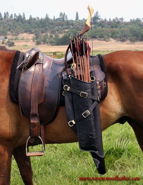 westernequine:totalharmonycycle:theos-pipes:Horse Bow Quiver - it’s beautifulAgreedI want