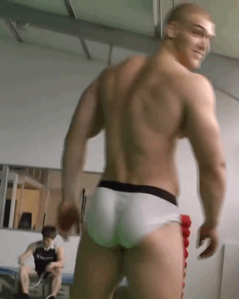 bigmusclestuds:  I love Mischa Janiec’s big round ass!