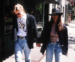  Brad Pitt and Robin Givens, 1989    How the hell did he go back!?! You never go back!