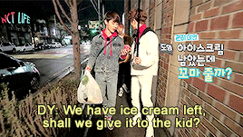 jongdabae:  Hanwoo Team sharing their ice cream with a little kid 