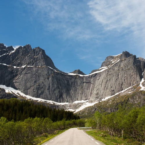 Lofoten - Towards Nusfjord #lofoten #norwaynature #norway #lofotenislands #roads #landscape #landsca