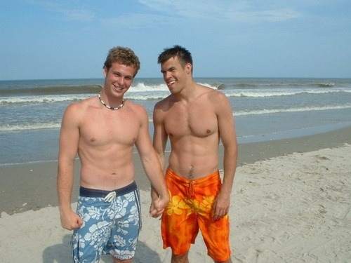 diggin-that-dude:  Tongue Tipped Bromance 