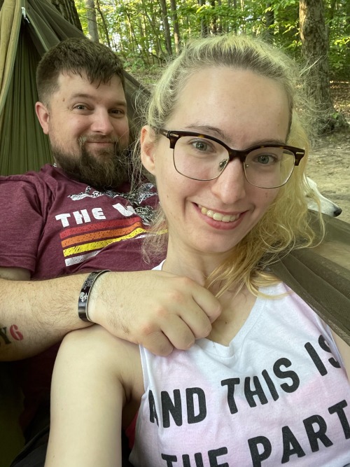 It was a beautiful summer evening for a date night hike with my girls, Astrid had her first hike and she did so well! Always love hiking with @katiiie-lynn and snapping shots. Set up the hammock and waited for sunset🥰 