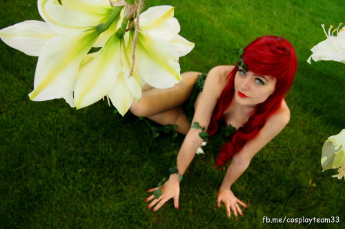 cosplayteam33:Hot poison Ivy in the garden cosplay  