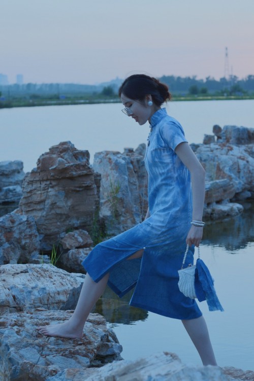 “The Lost Pearl”Homemade cheongsam dress. Natural-dye bandhnu.
