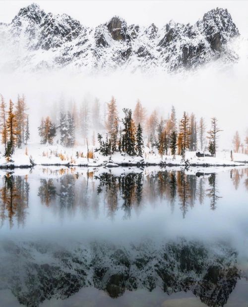 Always a feeling of comfort when winter settles in the mountains. Incredible shot by @scott_kranz #u