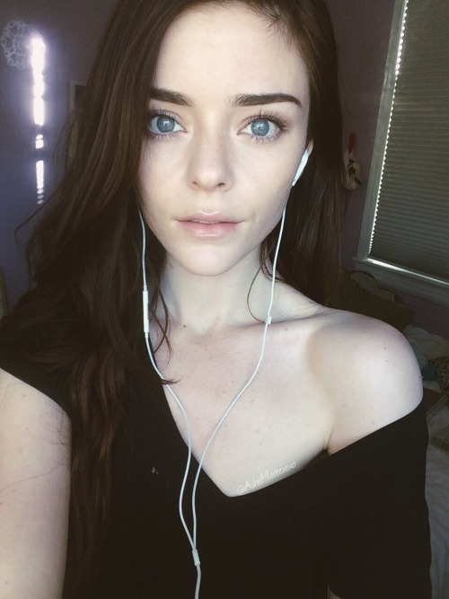 ixnay-on-the-oddk:  Running errands today but I’ll be on MyFreeCams around 7 pm pst! 😊