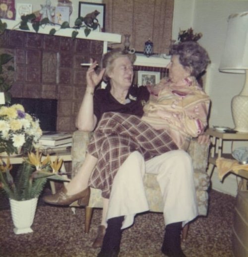 retrolesbians: 1940s (left) and 1972 (right) Dorothy Putnam was born in Massachusetts in 1895. As a 