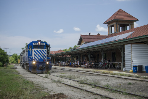 Great Lakes Central—Surprised by a Six-AxleThis is the Great Lakes Central Traverse City Turn 