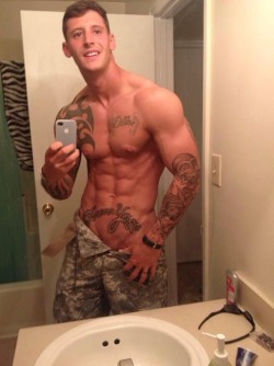 mmmilitary:  Today is sexy-repost day: from the blog archive.  USMC