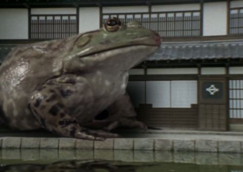himitsusentaiblog:lunaticobscurity:  ultramanginga: god i love sentai fire-breathing giant frogs are