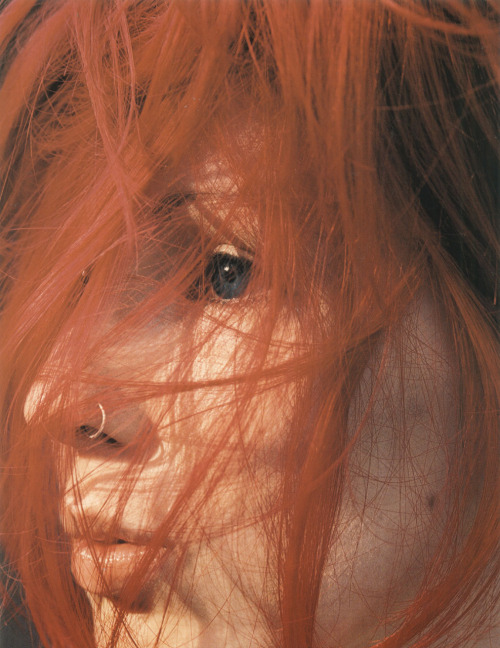 cotonblanc:   № 9. Kate Godwin by Paul Wetherell, Heads: Hair by Guido    