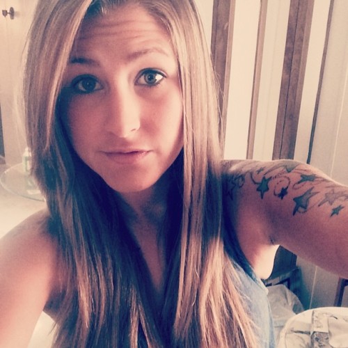 lesbianswholooklikeumlesbians:  mackenzie. nc. my best friend thinks i’m cool. i think she’s a badass. missmackkk.tumblr.com