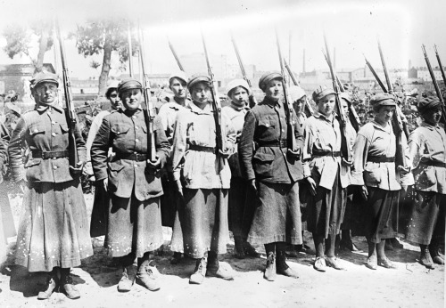 lamus-dworski:Polish soldiers from the Ochotnicza Legia Kobiet [Voluntary Legion of Women] in 1920, during the Polish-So