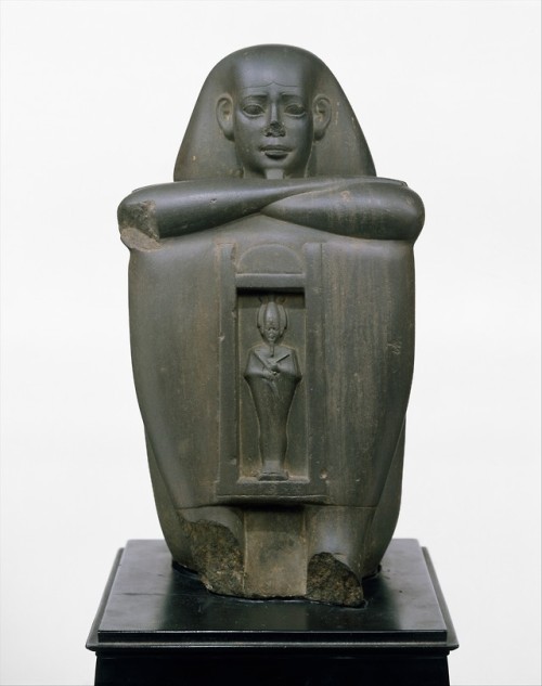 Naophorous block statue (greywacke) of Psamtik-seneb, governor of Sais.  Artist unknown; 26th (Saite