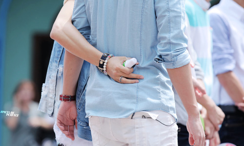 iris4289:  DONGWOO @ KBS Live Tong Plus Recording at Seoul Land 130729Cr. PICTURE PERFECTDO NOT edit/crop/modify the photo.DO NOT remove the logo. 