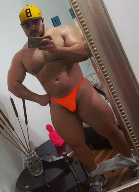 adictoalosculones:  Culototototote de André (juicy ass André)😲😳😍😈🍑👅🍆💦