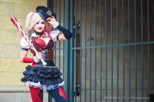 kamikame-cosplay:  Mineralblu Photography with Jessica Nigri as Harley Quinn at San Diego Comic-Con International 2014. 