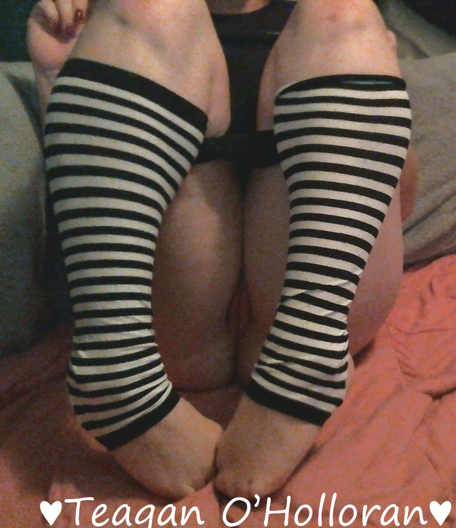 teaganoholloran:  STRIPEY SOCKS &lt;3 Also, I should be on tonight! I’ll let