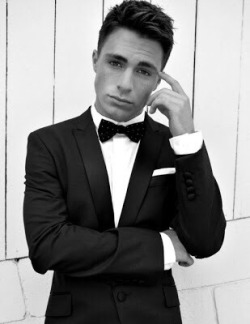 hotfamous-men:  Colton Haynes