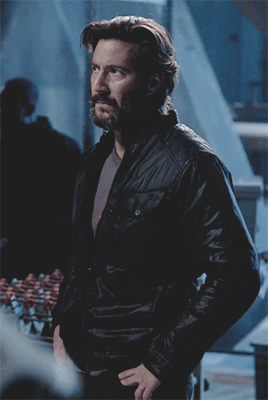 stuffyase: Marcus Kane + the jacket