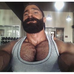 Beardburnme:  “Sweatythursday Swolfoe During Chest/Tris #Workout-Gym” By @313Cris