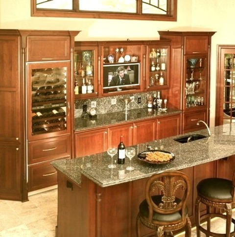 Traditional Home Bar - Home Bar