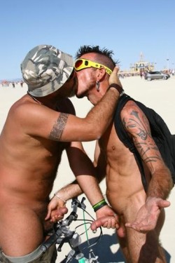 gaypegasus-blog:  http://gaypegasus-blog.tumblr.com/