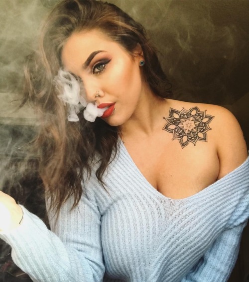 Sex Sexy Smokers 420/cigs pictures